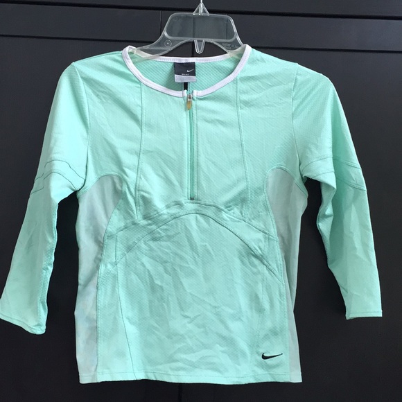 Nike tennis top 3/4 sleeve